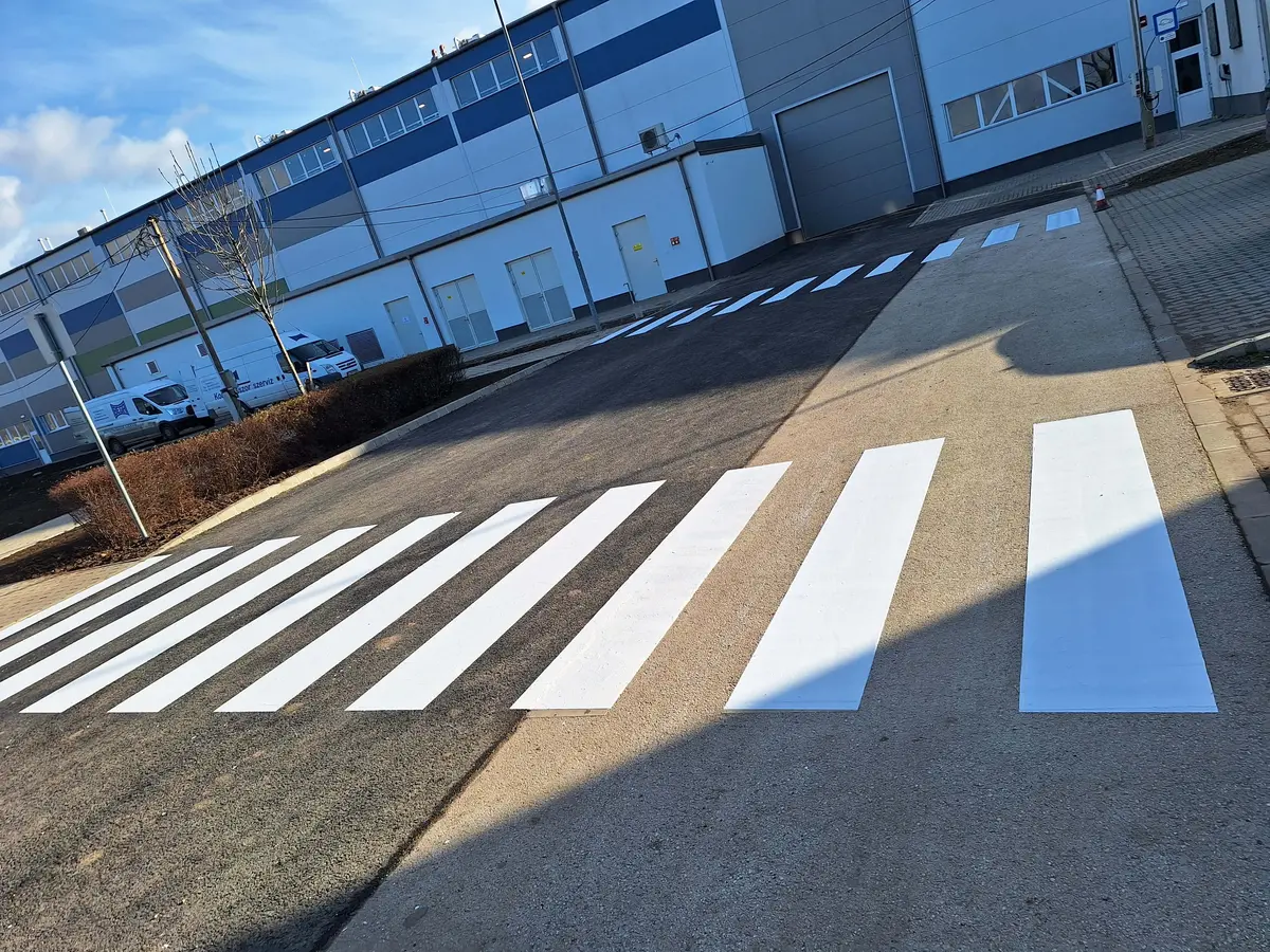 Parkolófestés és útfestés referencia munka 6 - profi kivitelezés